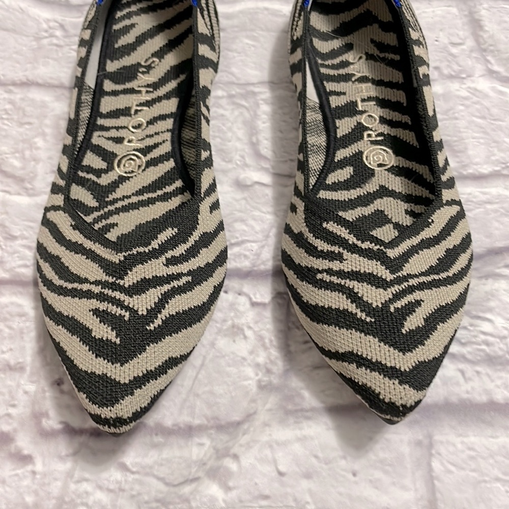 Black Zebra Rothy’s Points, size 9.5